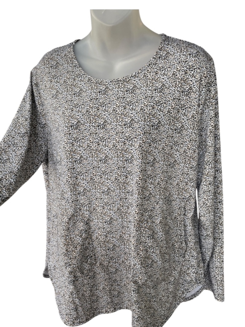 Lulu-B leopard long sleeved woman’s shirt size medium fall layering
